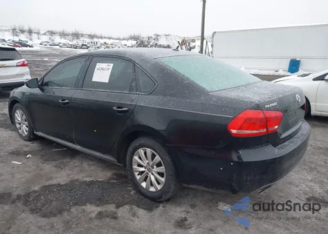 2012 Volkswagen Passat 2.5L S из США, поврежденный, VIN 1VWAP7A31CC005189